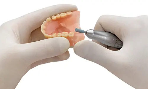 Technical_handpiece_945_in_operation